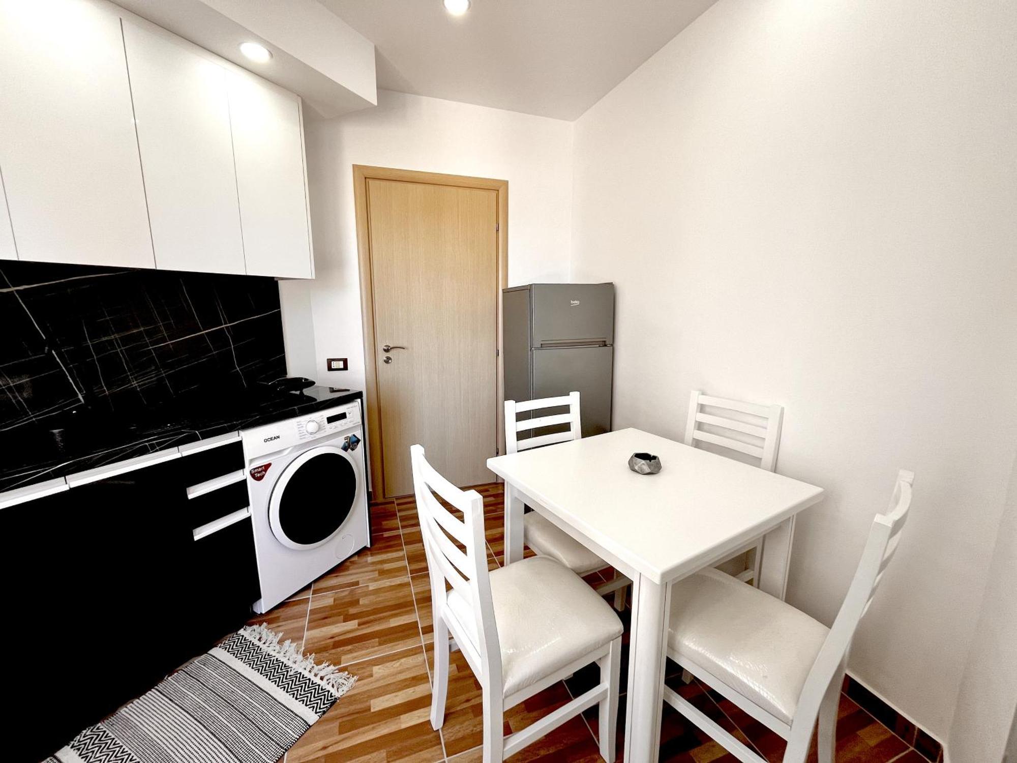 Kam Apartments In The City Center Vlorë Exterior foto