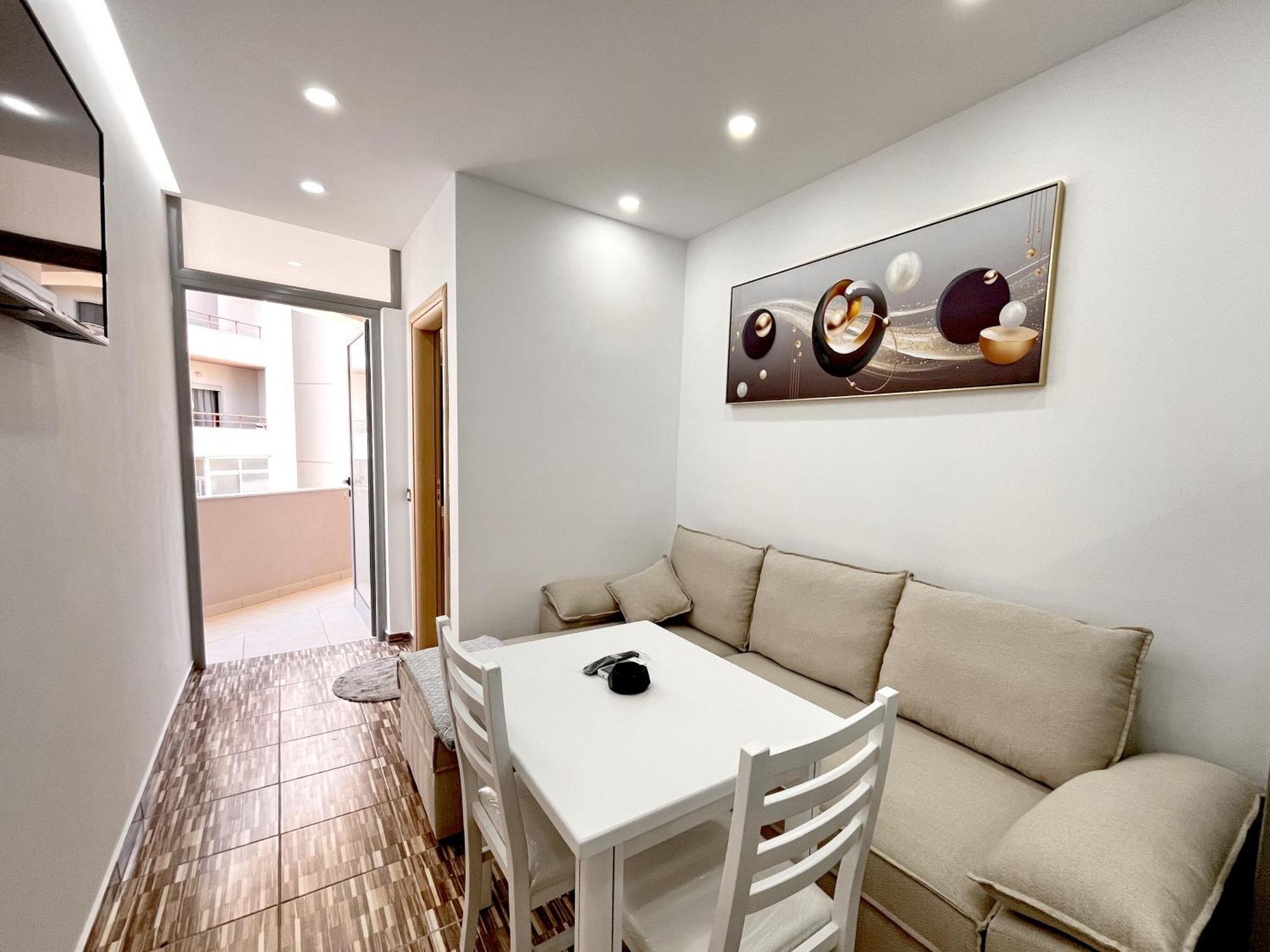 Kam Apartments In The City Center Vlorë Exterior foto