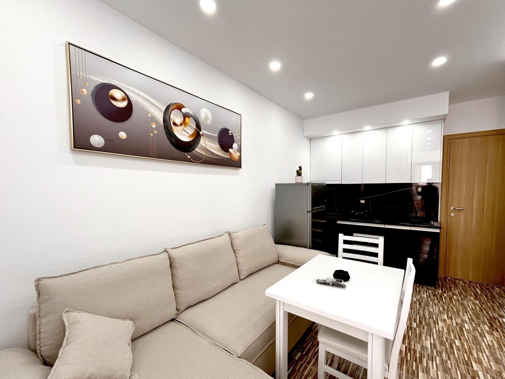 Kam Apartments In The City Center Vlorë Exterior foto