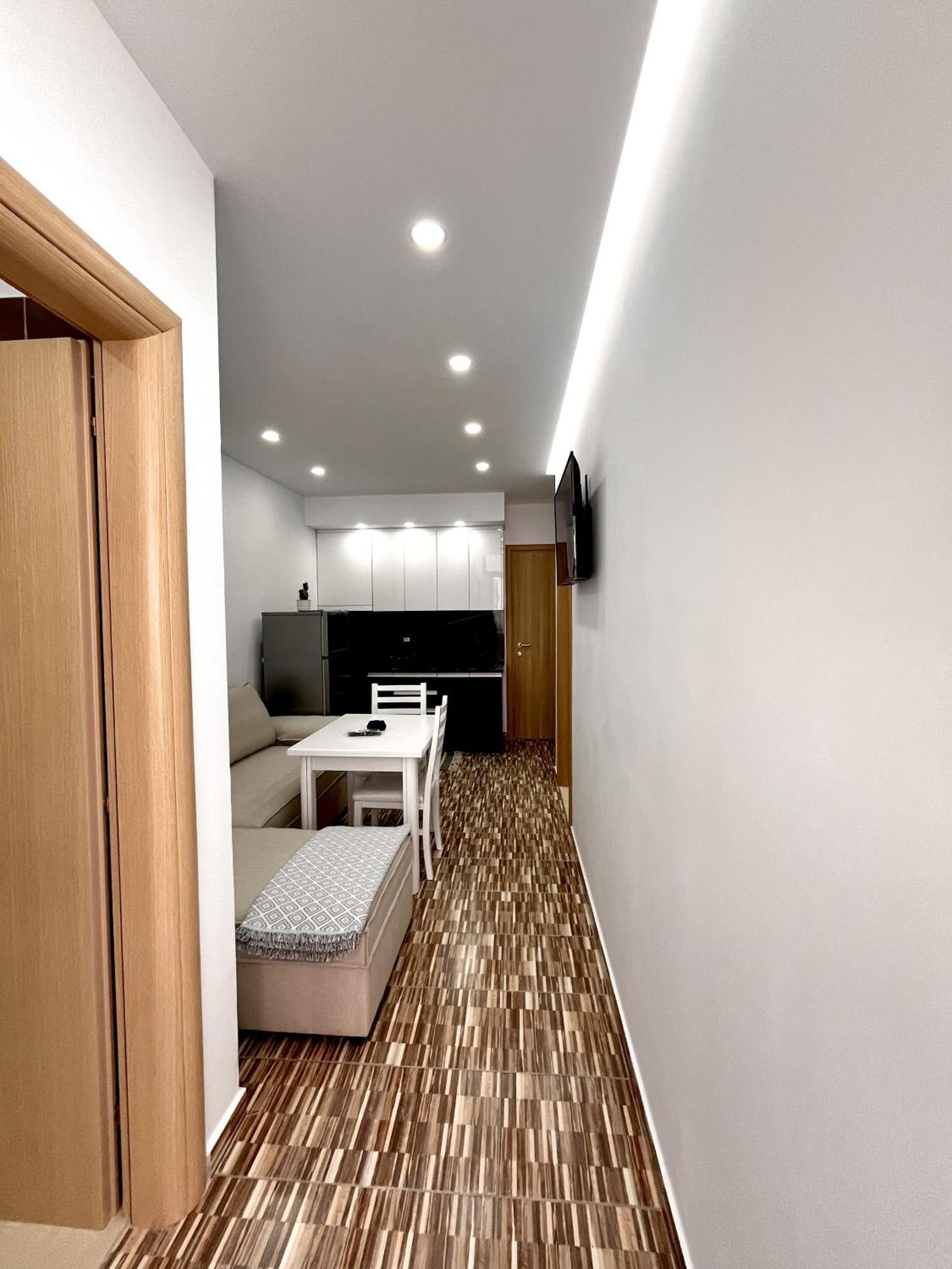 Kam Apartments In The City Center Vlorë Exterior foto